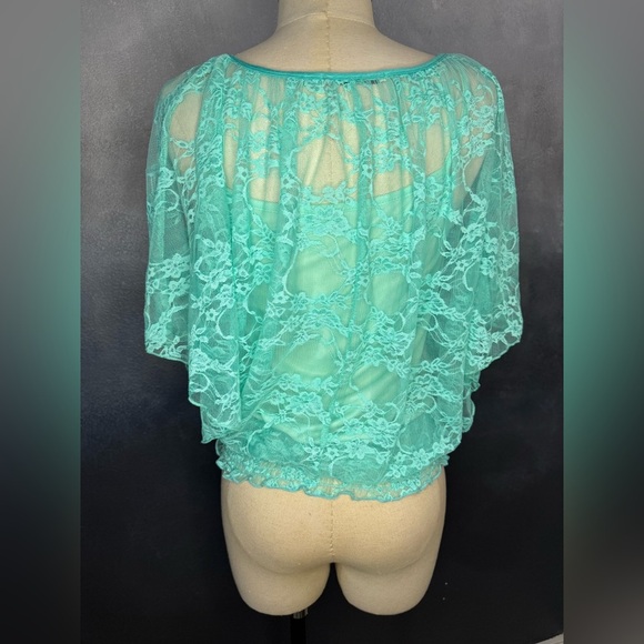 โจ Papaya Sheer Lace Blouse with Attached Camisole โ Size M โจ - Picture 4 of 7